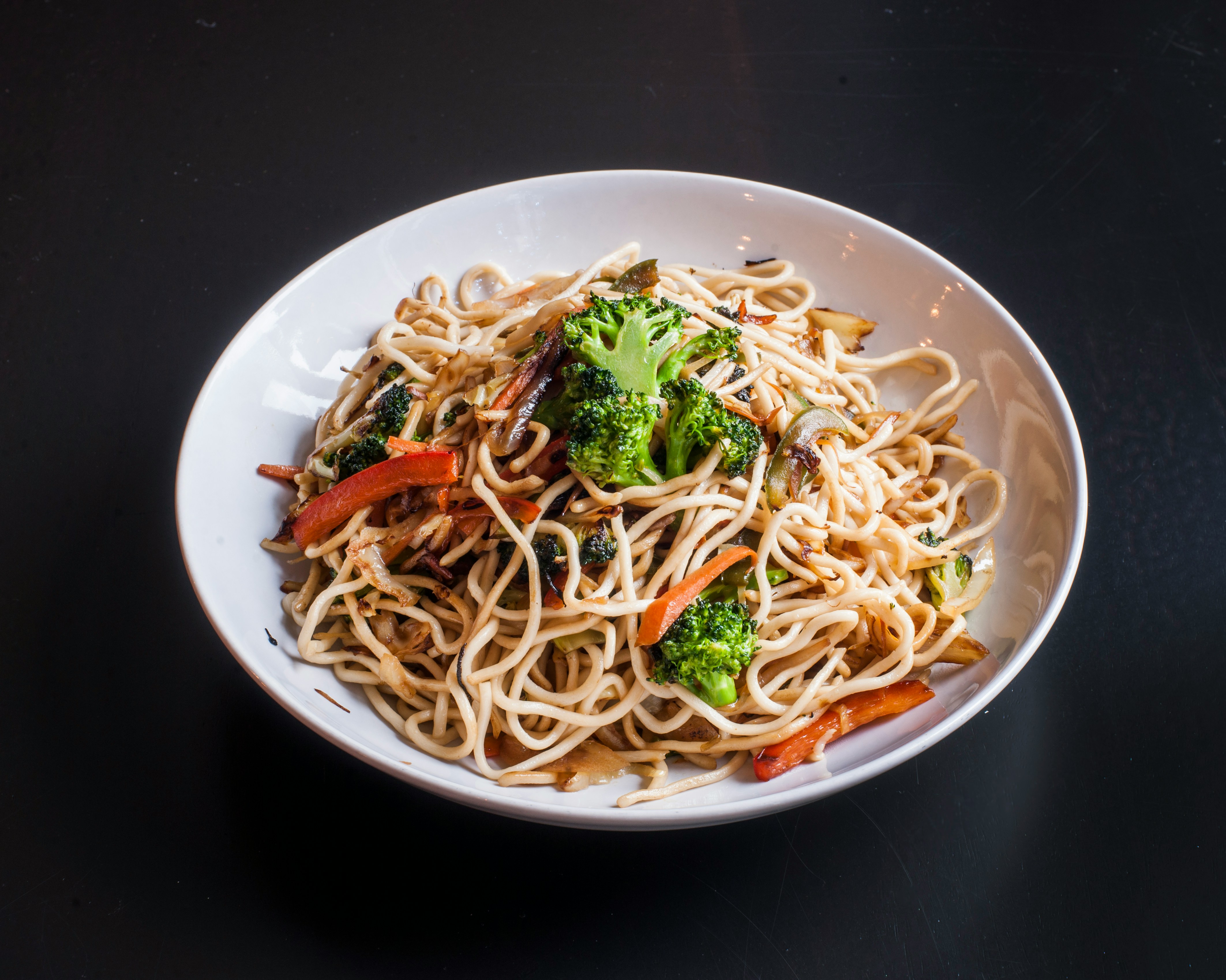 Asiatisches Wok-Gericht